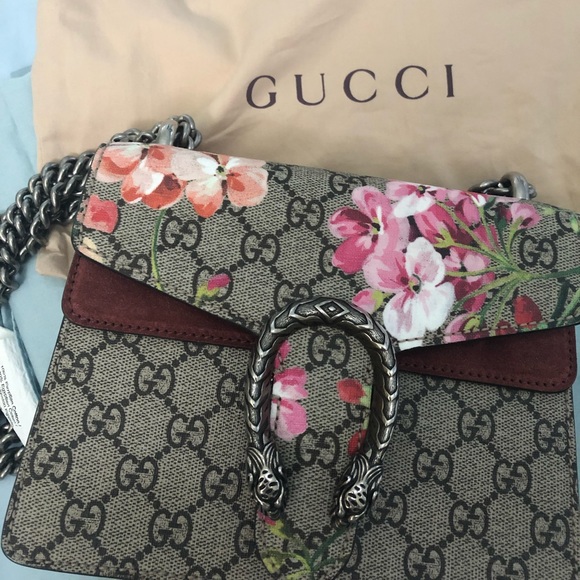 Gucci Handbags - Gucci Dionysus GG blooms mini bag. Gucci Handbags - Gucci Dionysus GG blooms mini bag.